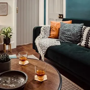 Artistic Hideaway Within York's Ancient Walls Holiday home